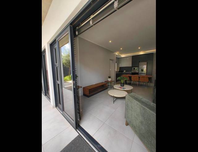 2 BEDROOM APARTMENT FOR SALE IN MENLO PARK